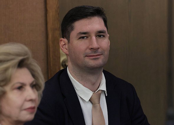 Руководитель рабочего аппарата Уполномоченного по правам человека в РФ Илья Чечельницкий