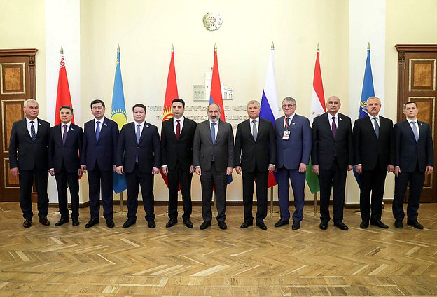 Встреча глав парламентских делегаций с Премьер-министром Республики Армения Николом Пашиняном