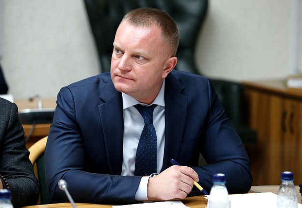 Первый заместитель Председателя Комитета по вопросам собственности, земельным и имущественным отношениям Иван Сухарев