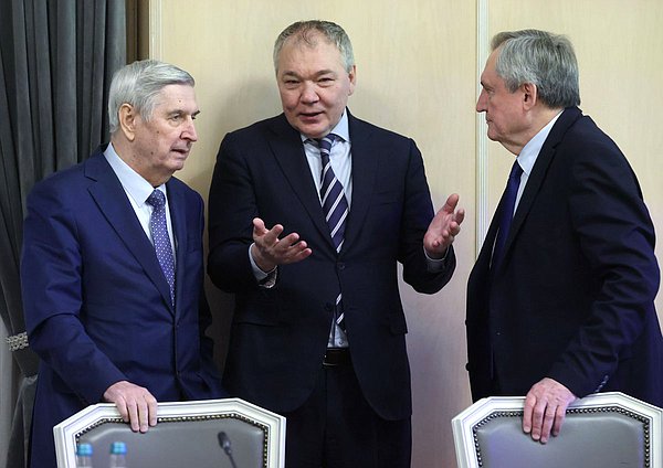 First Deputy Chairman of the State Duma Ivan Melnikov, Chairman of the Committee on Issues of the Commonwealth of Independent States and Contacts with Fellow Countrymen Leonid Kalashnikov and Chairman of the Committee on Energy Nikolay Shulginov