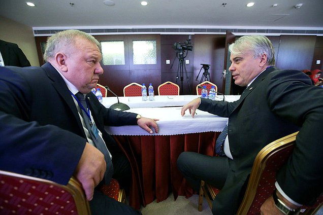 Chairman of the Committee on Defence Vladimir Shamanov and Chairman of the Committee on Energy Pavel Zavalnyi