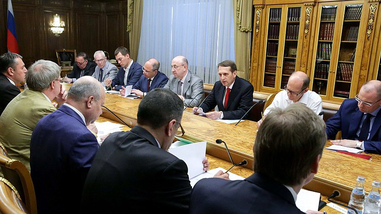 Заседание рабочей группы 
при Председателе Государственной Думы Федерального Собрания Российской Федерации по правовому анализу законодательных процедур 
и принимаемых на Украине правовых актов.
