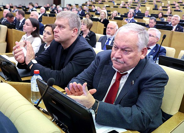 Член Комитета по безопасности и противодействию коррупции Роман Водянов и Первый заместитель Председателя Комитета по делам СНГ, евразийской интеграции и связям с соотечественниками Константин Затулин