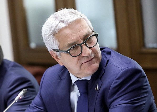 Первый заместитель Председателя Комитета по охране здоровья Леонид Огуль
