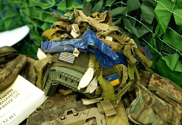 Открытие выставки, посвященной 10-летию создания Федеральной службы войск национальной гвардии РФ и 215-й годовщине войск правопорядка