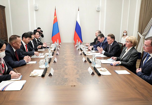 Рабочая встреча заместителя Председателя ГД Алексея Гордеева с делегацией монгольских дипломатов
