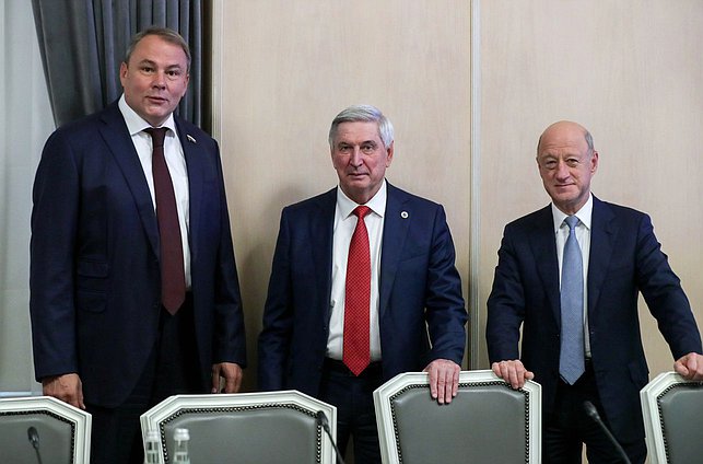 First Deputy Chairman of the State Duma Ivan Melnikov and Deputy Chairmen of the State Duma Petr Tolstoy and Alexander Babakov