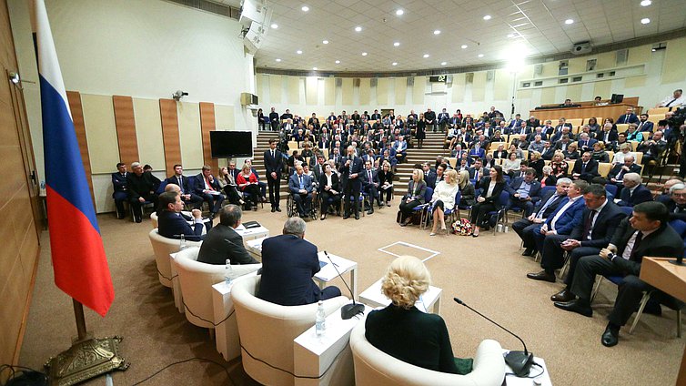 Заседание фракции «Единая Россия» на тему «О проекте федерального бюджета на 2018 год и на плановый период 2019 и 2020 годов»