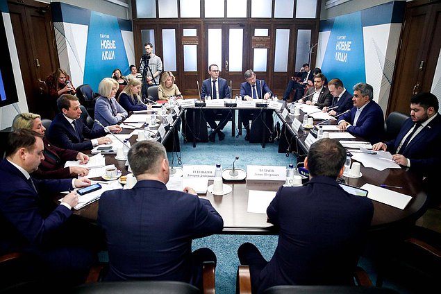 Встреча заместителя Председателя Правительства РФ Виктории Абрамченко с членами фракции «Новые люди»