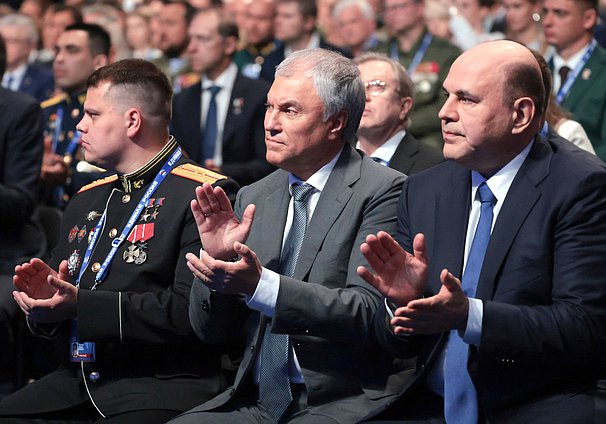 Председатель Государственной Думы Вячеслав Володин и Председатель Правительства РФ Михаил Мишустин