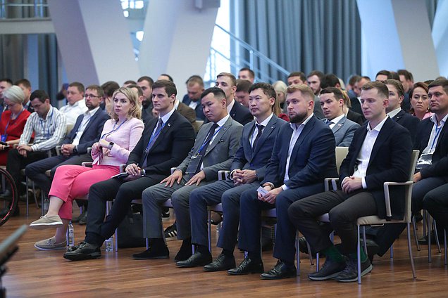 Встреча Председателя Государственной Думы Вячеслава Володина с членами Молодежного парламента