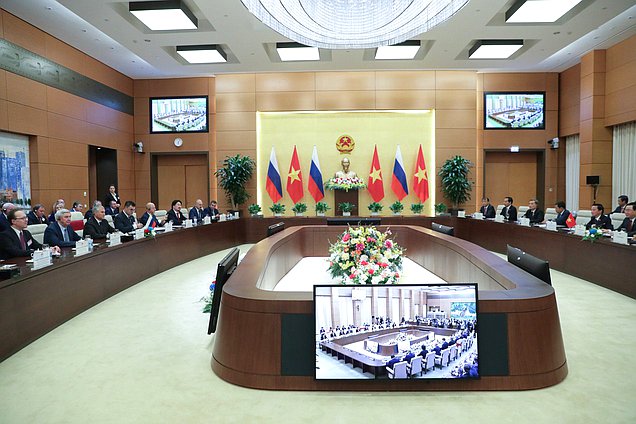 Reunión del Jefe de la Duma Estatal, Vyacheslav Volodin, con el Presidente de la Asamblea de la República Socialista de Vietnam Vuong Dinh Hue