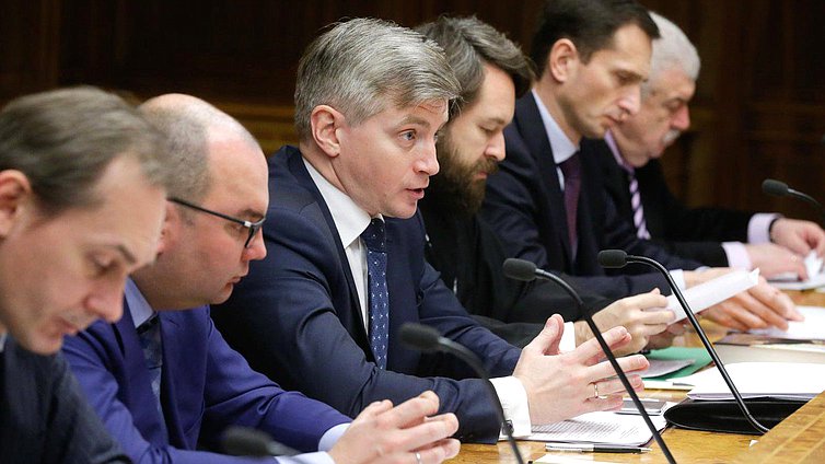 Заседание межведомственной рабочей группы при Председателе Государственной Думы Федерального Собрания Российской Федерации по перезахоронению великого князя Н.Н. Романова (младшего) и его супруги.