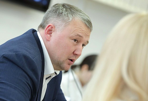 Член Комитета по молодежной политике Вячеслав Дамдинцурунов