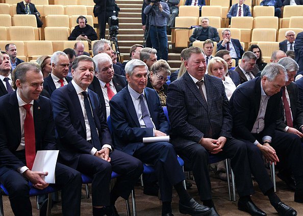 Встреча членов фракции КПРФ с кандидатами на должности в Правительстве РФ