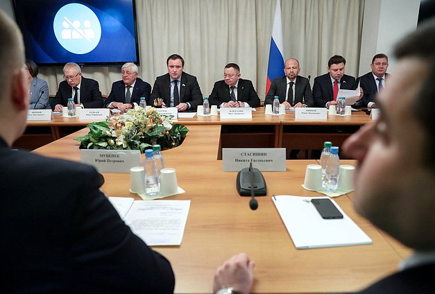 Заседание Комитета по строительству и ЖКХ с участием Министра строительства и ЖКХ РФ Ирека Файзуллина