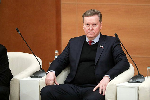 Первый заместитель Председателя Комитета по контролю и Регламенту Олег Нилов