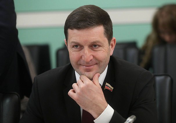 Член Комитета по энергетике Борис Гладких