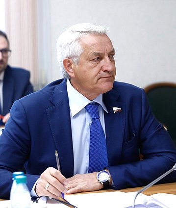 Первый заместитель Председателя Комитета по охране здоровья Леонид Огуль