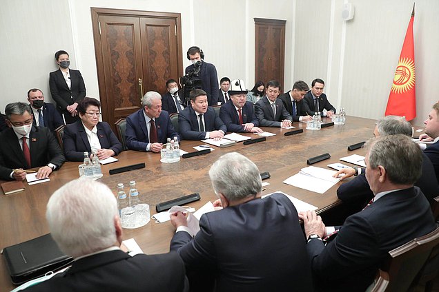 Meeting of Chairman of the State Duma Vyacheslav Volodin and Speaker of the Joǵorku Keńesh of the Kyrgyz Republic Talant Mamytov