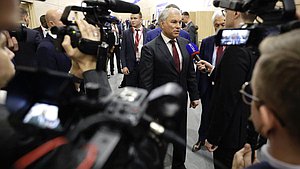 Председатель ГД Вячеслав Володин ответил на вопрос журналиста ВГТРК Павла Зарубина