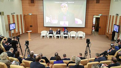 Круглый стол на тему: «Национальная система лекарственной безопасности РФ. Законодательные аспекты»