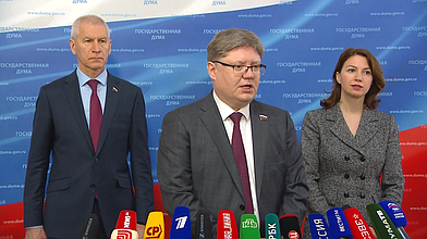 Пресс-подход представителей фракции "Единая Россия"