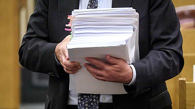 Круглый стол Комитета по защите семьи, вопросам отцовства, материнства и детства на тему «О совершенствовании законодательства, регулирующего деятельность водителей такси и мерах их государственной поддержки»