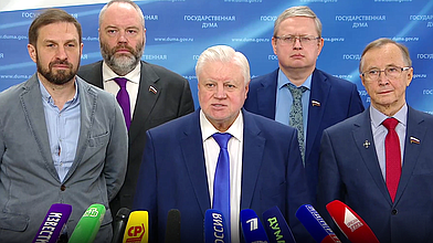 Пресс-подход представителей фракции «Справедливая россия — За правду»