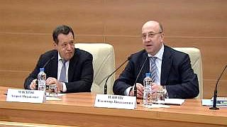 Лекция, проводимая в рамках мероприятий, посвященных 20-летию Конституции Российской Федерации и Федерального Собрания Российской Федерации. Лектор – председатель Комитета Государственной Думы по бюджету и налогам Макаров Андрей Михайлович.