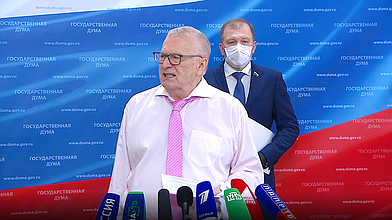 Пресс-подход руководителя фракции ЛДПР Владимира Жириновского