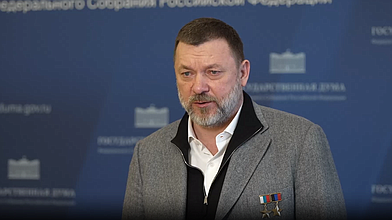 Пресс-подход заместителя Председателя Комитета по обороне Дмитрия Саблина по итогам круглого стола на тему «Роль наставничества участников СВО в патриотическом воспитании и социализации детей и молодежи»