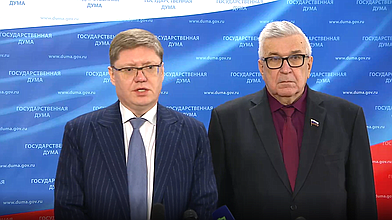 Пресс-подход Первого заместителя руководителя фракции «Единая Россия» Андрея Исаева и Первого заместителя Председателя Комитета по труду, социальной политике и делам ветеранов Михаила Тарасенко