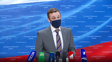 Пресс-подход Первого заместителя Председателя Комитета по природным ресурсам, собственности и земельным отношениям Василия Власова
