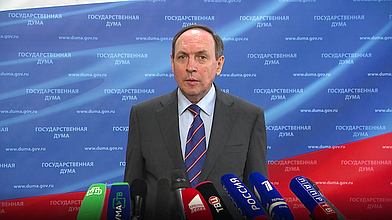 Пресс-подход Председателя Комитета по образованию и науке Вячеслава Никонова (фракция «Единая Россия»)