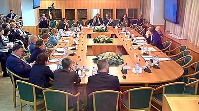 Круглый стол «Качество и безопасность пищевых продуктов и проблемы борьбы с ожирением и избыточным весом в РФ. Законодательные аспекты»