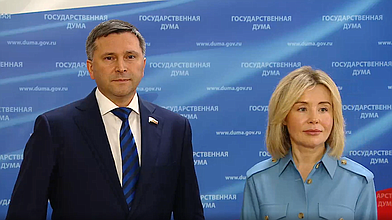 Пресс-подход Председателя Комитета по экологии, природным ресурсам и охране окружающей среды Дмитрия Кобылкина