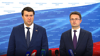 Пресс-подход членов Комитета по аграрным вопросам Олега Лебедева и Владимира Блоцкого (фракция КПРФ)