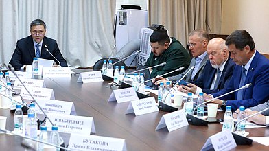 Рабочее совещание Комитета по экологии, природным ресурсам и охране окружающей среды по обсуждению ко второму чтению ПФЗ №365183-8 "О внесении изменений в отдельные законодательные акты РФ в части обращения с медицинскими отходами"