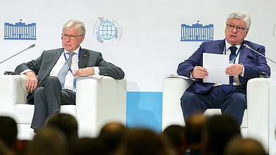 Первая секция «Международная безопасность: диалог законодателей для мира и стабильности» II Международного форума «Развитие парламентаризма» (01.07.2019)