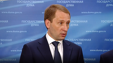 Пресс-подход Министра природных ресурсов и экологии РФ Александра Козлова, заместителя Председателя Комитета по контролю Михаила Романова, заместителя Председателя Комитета по экологии, природным ресурсам и охране окружающей среды Жанны Рябцевой