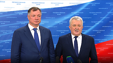 Пресс-подход Председателя Комитета по транспорту и строительству Евгения Москвичева и заместителя Председателя Правительства РФ Марата Хуснуллина по итогам заседания Президиума фракции «Единая Россия»