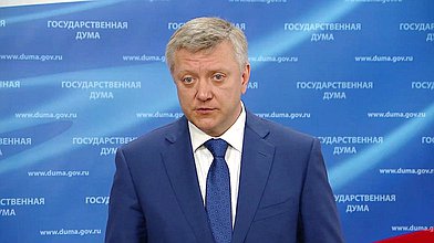 Пресс-подход депутата фракции «Единая Россия» Дмитрия Вяткина