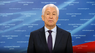 Пресс-подход руководителя фракции «Единая Россия» Владимира Васильева