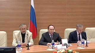 Презентация сборника гражданской поэзии Донбасса "Час мужества" на литературной встрече "Несломленный русский язык" в рамках празднования Дня русского языка