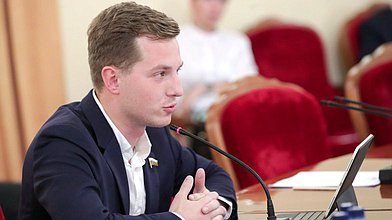 Круглый стол Комитета по молодежной политике на тему «О внесении изменений в Федеральный закон от 30.12.2020 № 489-ФЗ «О молодежной политике в РФ»