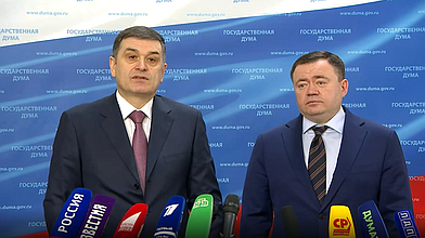 Пресс-подход заместителя руководителя фракции «Единая Россия» Адальби Шхагошева и Председателя ПАО «Промсвязьбанк» Петра Фрадкова