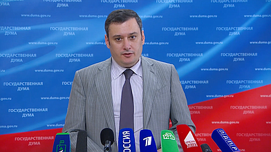 Пресс-подход Председателя Комитета по информационной политике, информационным технологиям и связи Александра Хинштейна