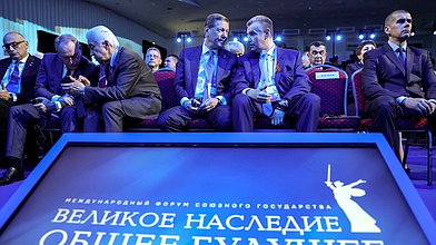 Пресс-подход руководителя фракции ЛДПР Леонида Слуцкого