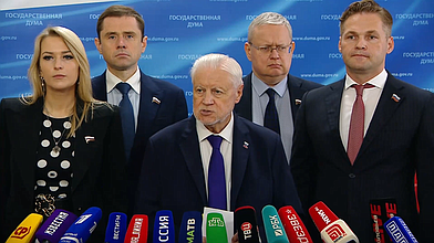 Пресс-подход представителей фракции "Справедливая Россия - За правду"